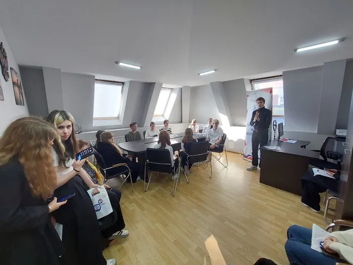 384cb6ba-3bb1-46b2-ac59-d2598343e52b